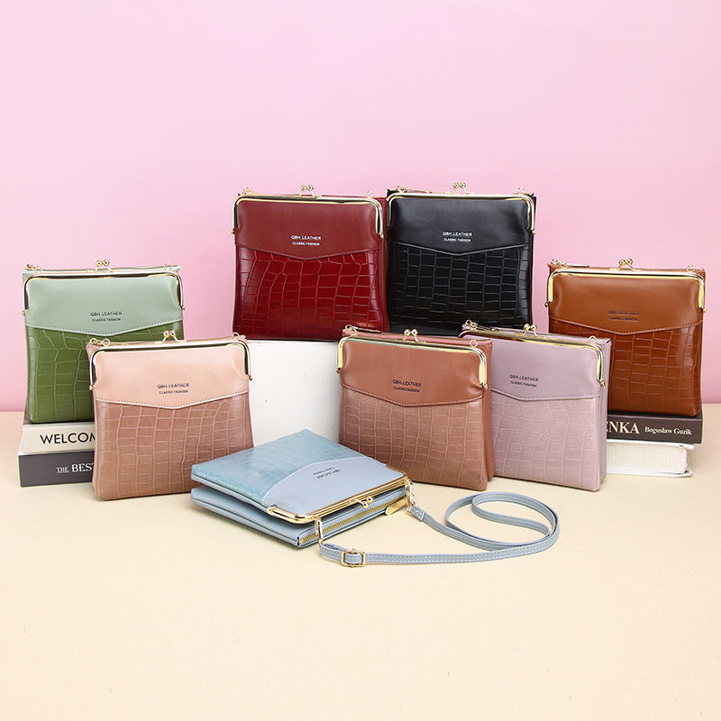 Women's Alligator-Patterned Lock Shoulder Crossbody Bag